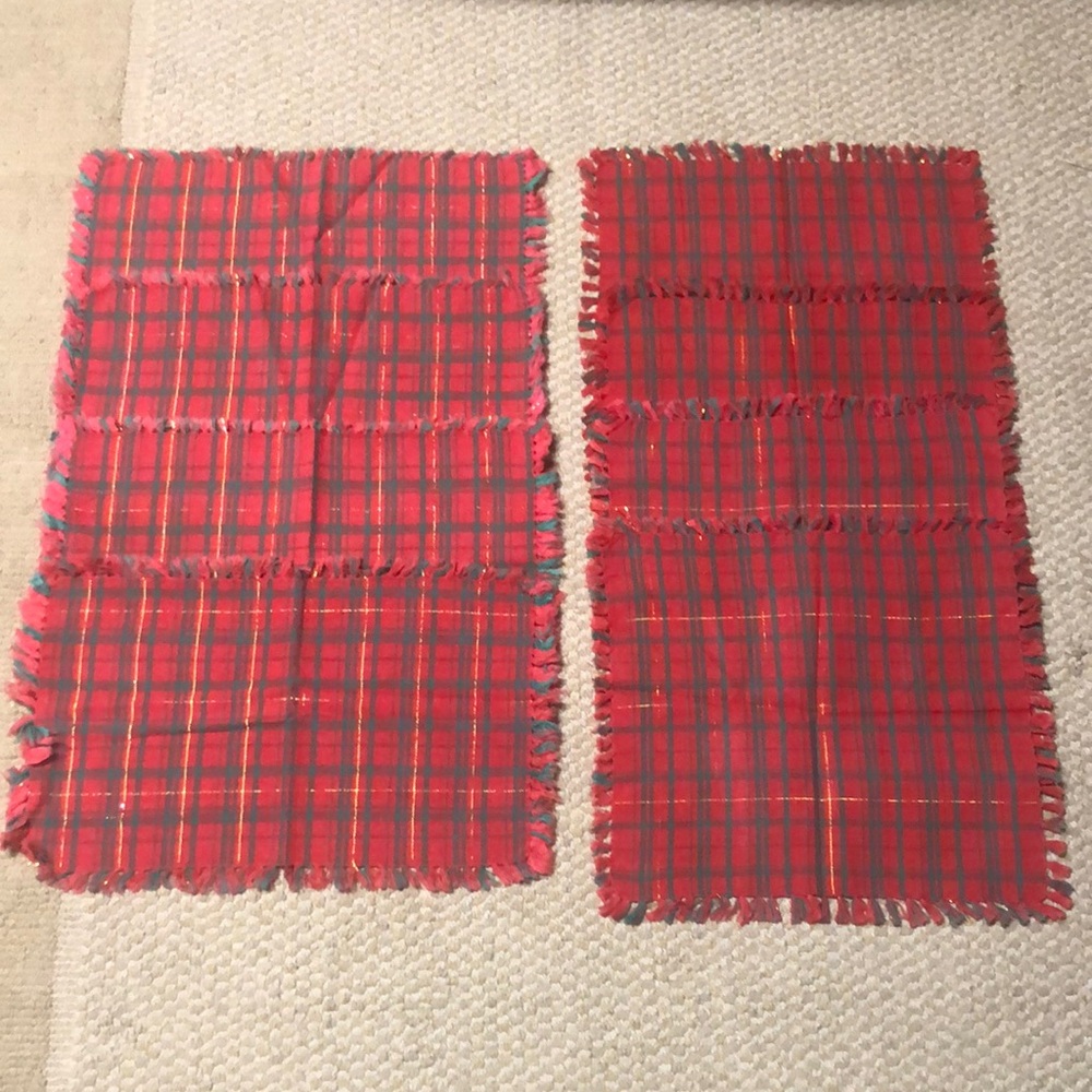 Placemats and Napkins (4 of each)